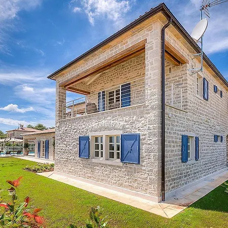 Elli Casa de Férias